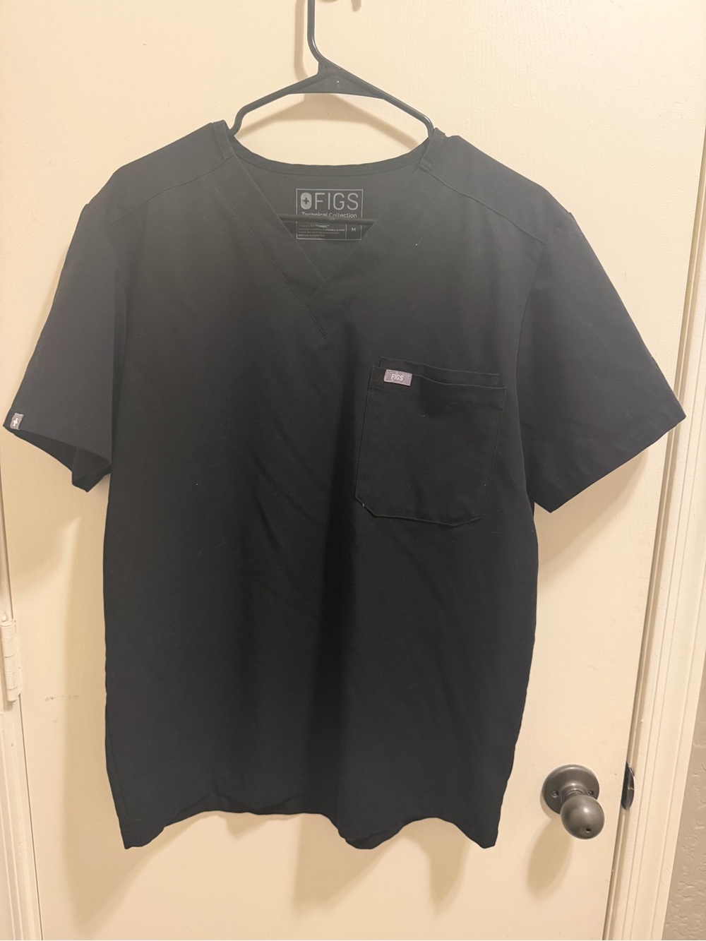 FIGS Men's Black Scrub Top - Classic Pocket V-Neck